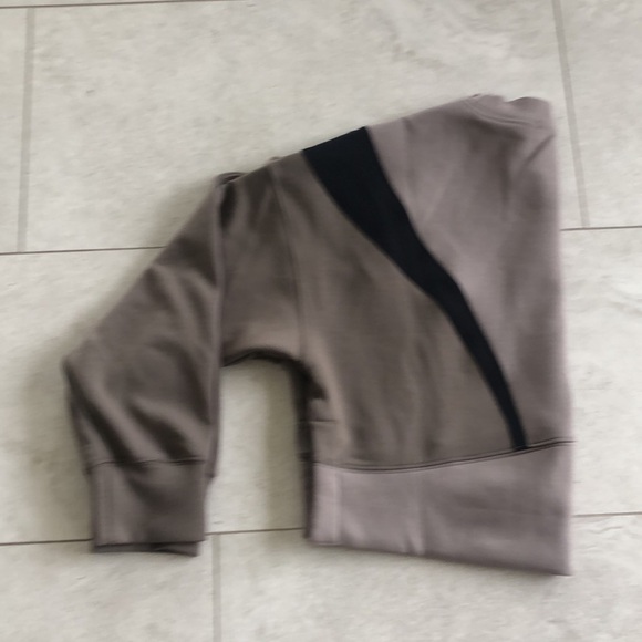 YPB neoKNIT cropped sweatshirt from Abercrombie & Fitch - Picture 9 of 11